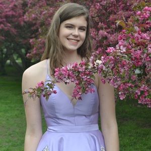 Meet your Posher, Elizabeth